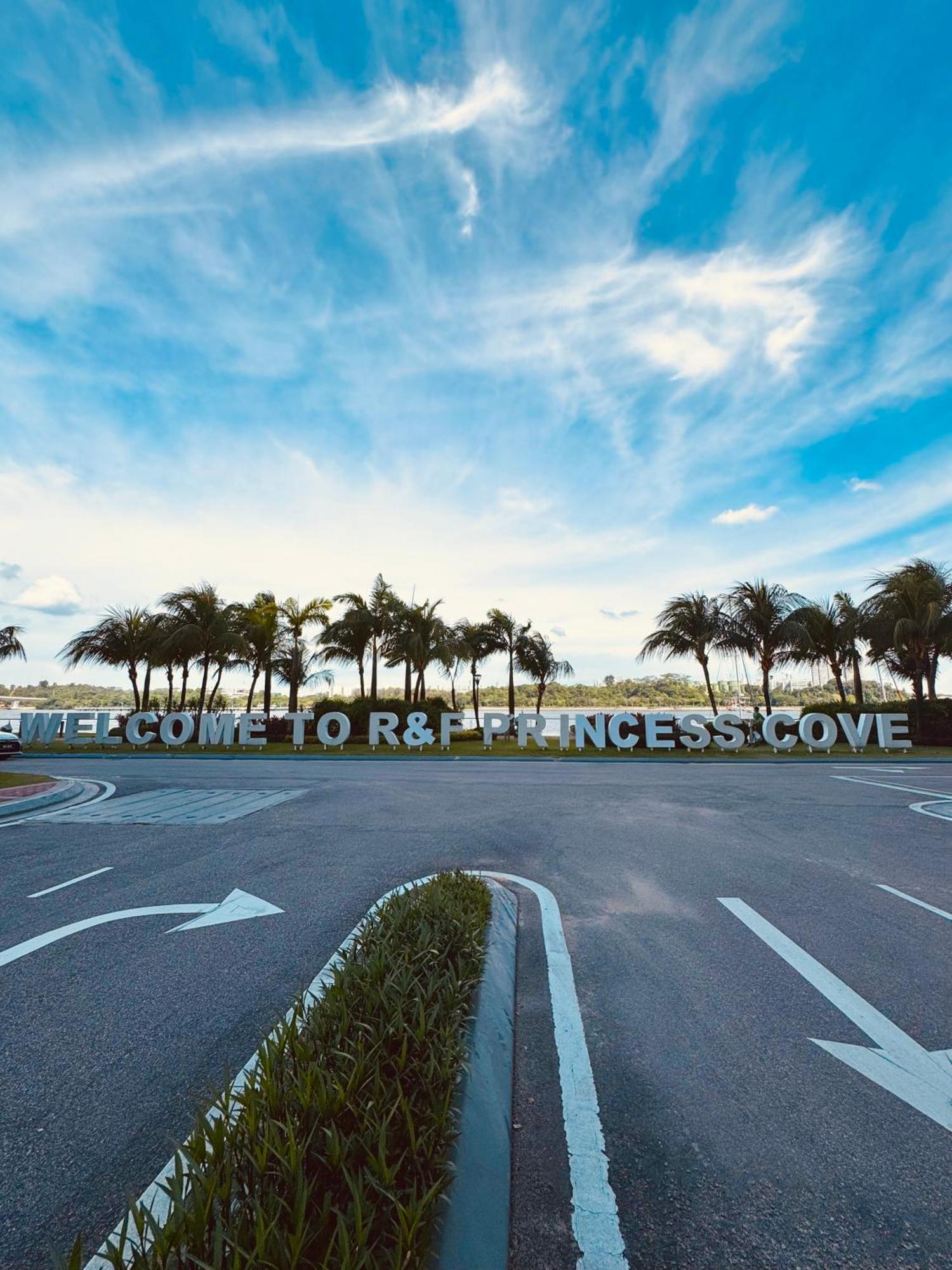 R&f Princess Cove By Homefort 3*
